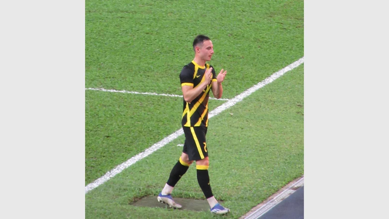 Cầu thủ Dion Cools trong màu áo đội tuyển Malaysia